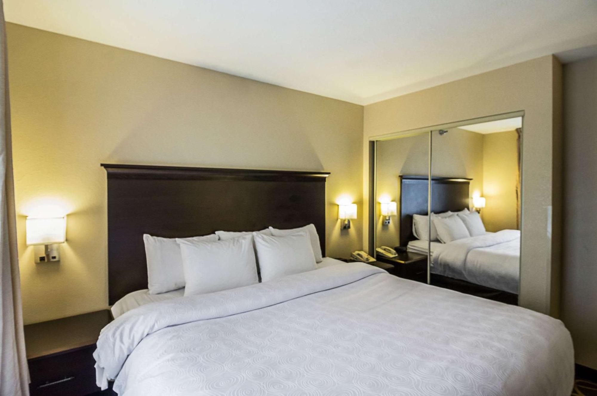 Mainstay Suites Fargo - I-94 Medical Center Extérieur photo