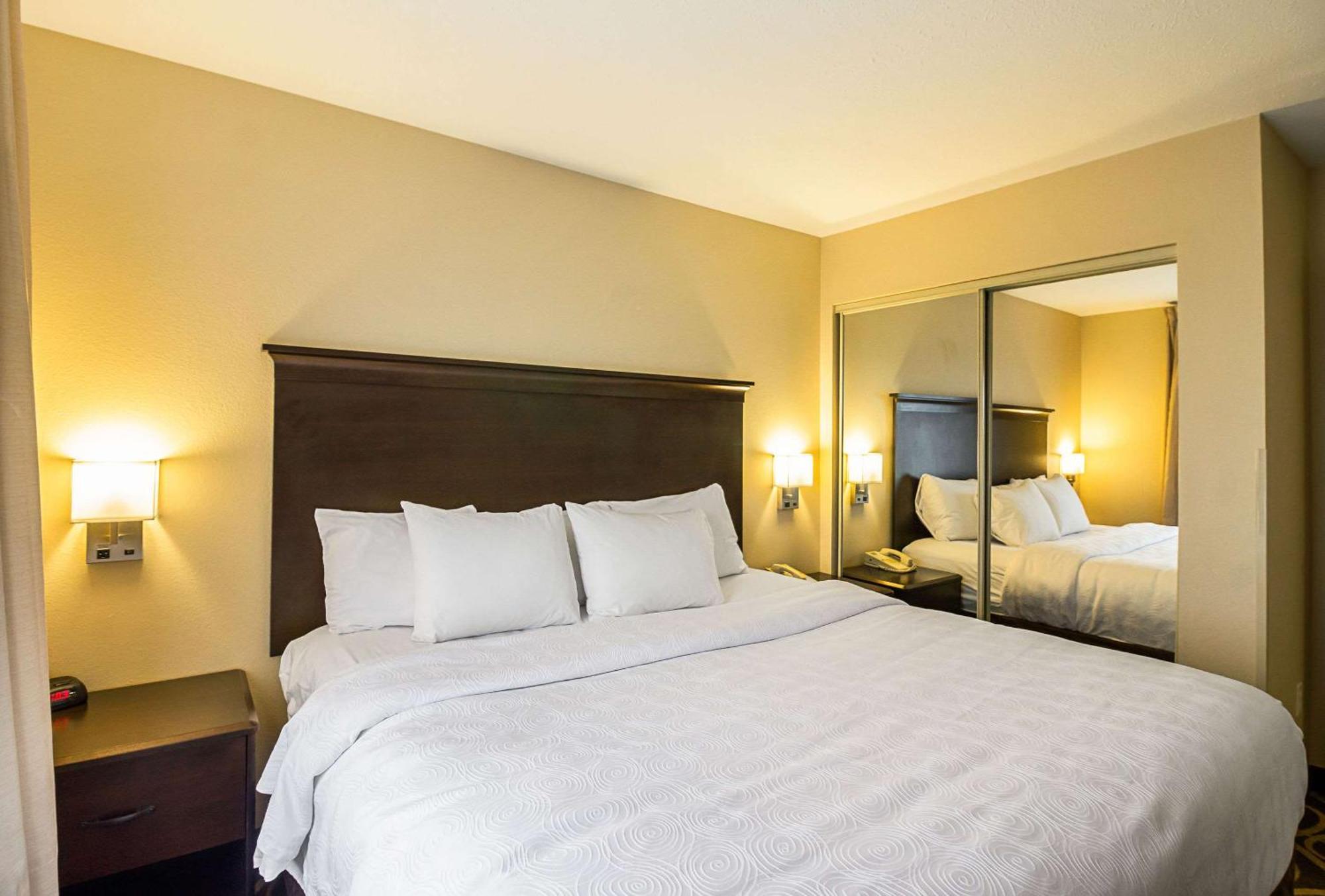 Mainstay Suites Fargo - I-94 Medical Center Extérieur photo