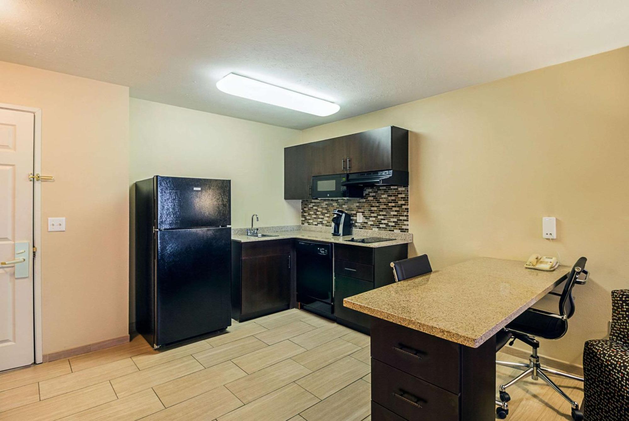 Mainstay Suites Fargo - I-94 Medical Center Extérieur photo