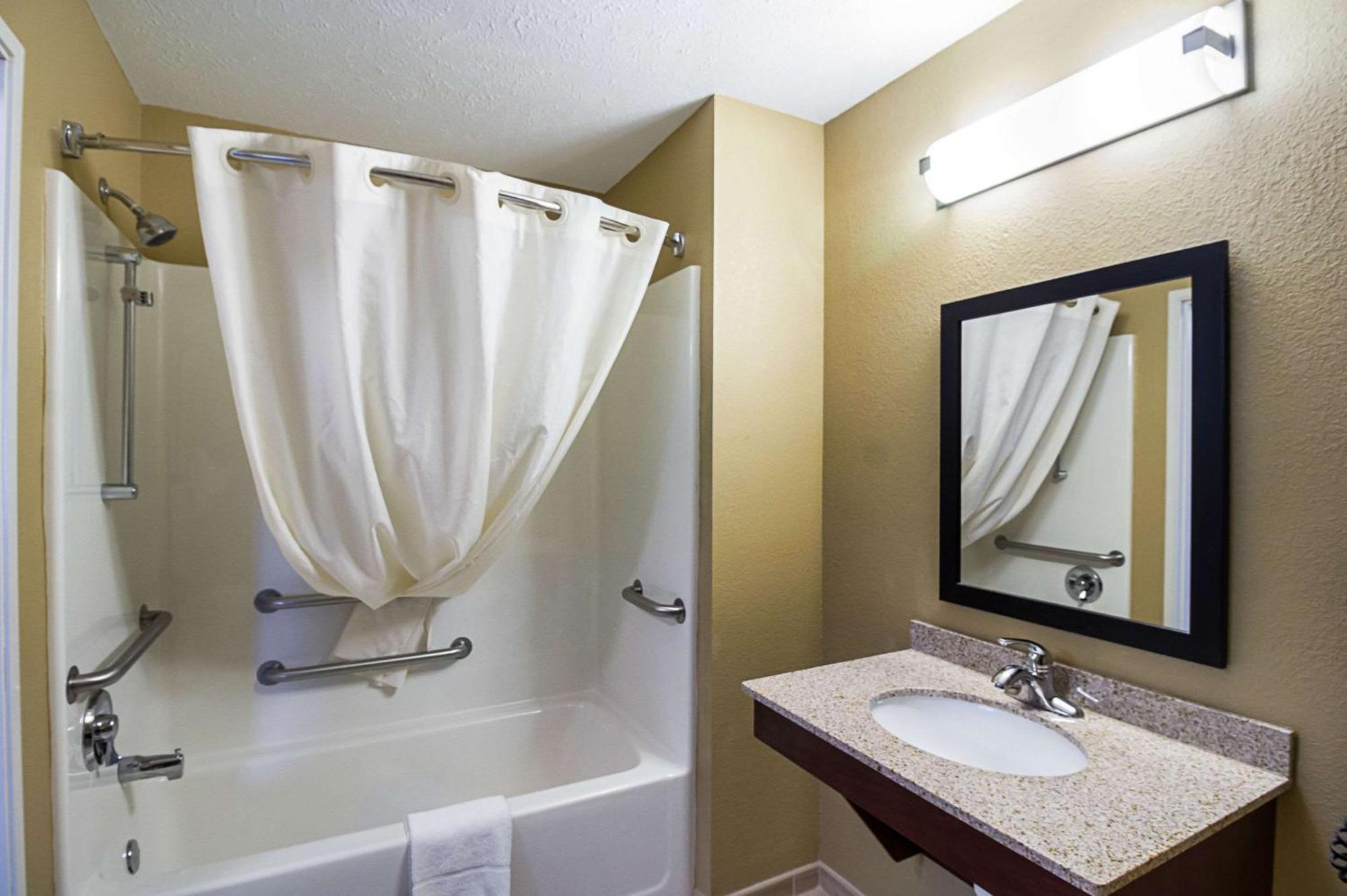 Mainstay Suites Fargo - I-94 Medical Center Extérieur photo