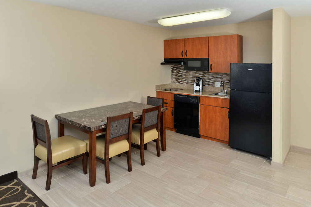 Mainstay Suites Fargo - I-94 Medical Center Extérieur photo