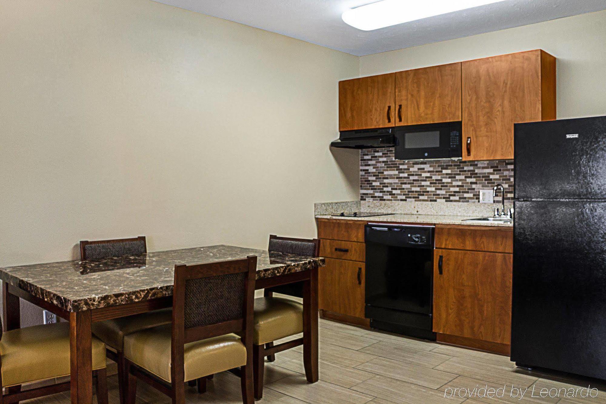 Mainstay Suites Fargo - I-94 Medical Center Extérieur photo
